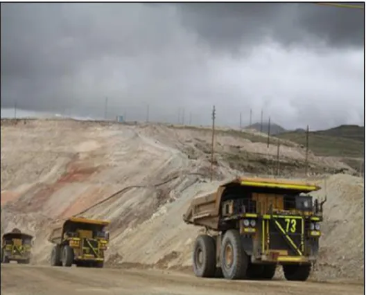 Foto 02: Caterpillar 797 / Komatsu 930. 