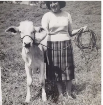 Foto 2. Señora con vaca, Archivo personal. 