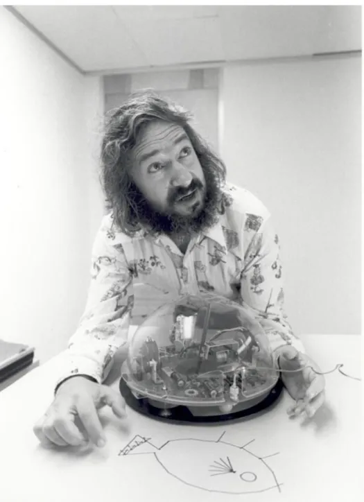 Figura 2. Papert con su “tortuga” programable