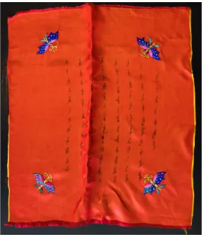 Figure 1.6: A handkerchief with embroidery by He Yanxin. 