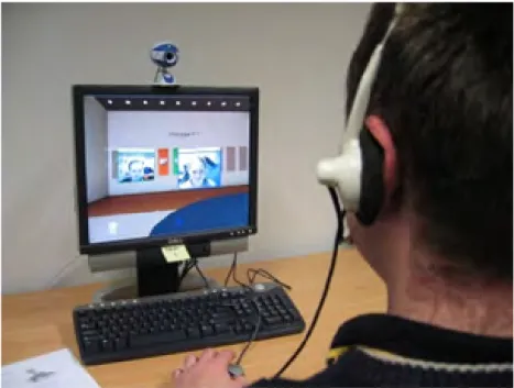 Figure 4.2: A video-conferencing workspace: the participant is communicat- communicat-ing with the others through a web-camera and a headset.