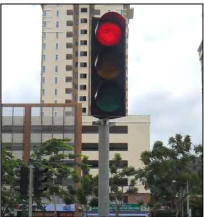 Figure 1.2: Halogen bulb traffic light 