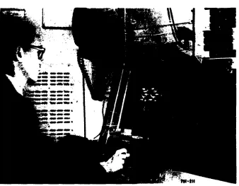 Figure 1.2. TX-2 operating area - Sketchpad in use. On the display can be seen part of a bridgesimilar to that shown in Fig