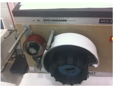 Figure 13. The disc is on the shaft without touching the paper.