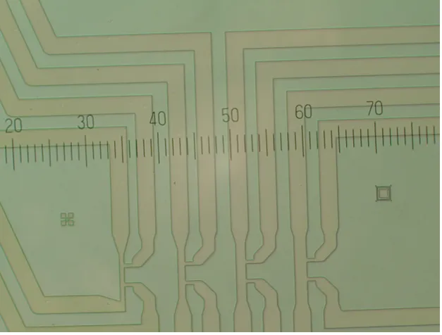 Figure 3.4: The YBCO-STO bilayer ﬁlm after the etching procedure.