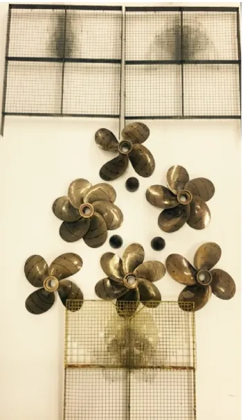 Figure 9 Meridian propellers and wake screens used for tests 