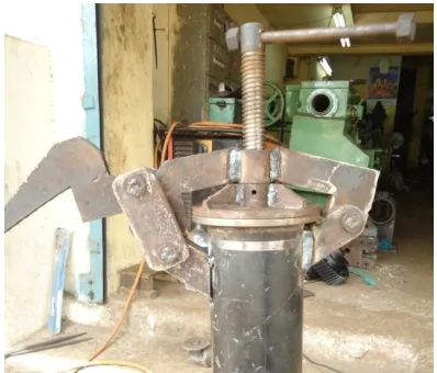 Figure 2. (a) Development of barrel (puffing chamber) (b) Threading for pressure gauge attachment 