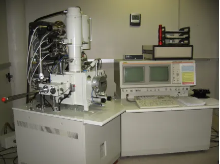 Figure 7.  The JEOL JSM 6400F field emission scanning electron microscope used to perform the experiments on deposition utilizing hydrocarbon contamination