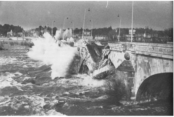 Figure 1.1 Progressive collapse of masonry arch bridge over the River Loire (Heyman, 1982) 