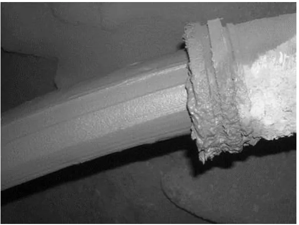 Fig. 2.3 Paste fill being discharged into a stop via pipeline 