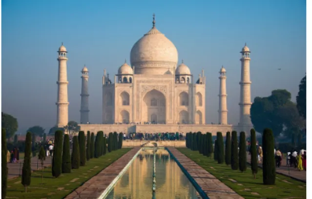 Figure 6. Taj Mahal (India, 1983). 