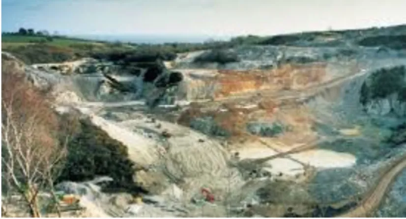 Figure	7 	The	clay	mine	before	start	of	construction,	Cornwall	1995.	Photo	the	Eden	Project	