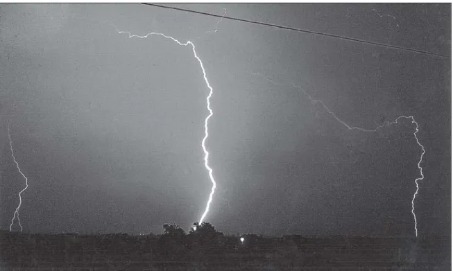 Figure 2-4 shows the annual average number of lightning flashes over a square mile in the Midwest