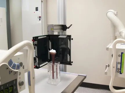 Figure 1.2: Example of bi-planar setup in the radiostereometric analysis lab located at 