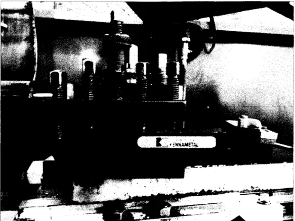 Figure 3.1: Tool holder without damping material. 