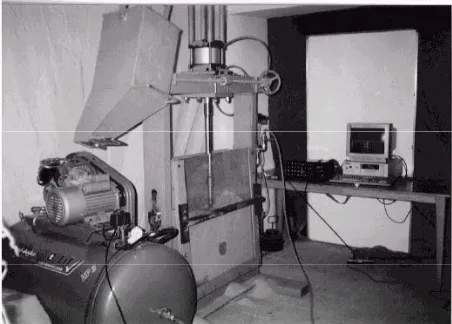 Figure 1. The general view of the testing apparatus togetherwith its attachments. 