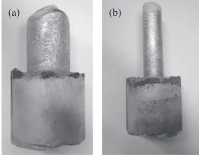 Fig. 7　Extruded samples at 620°C with extrusion speed of 25 mm/s and extrusion ratios of (a) 3 and (b) 7.