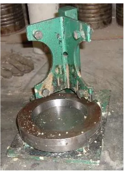 Figure 7.1 – The capping mould used for sulphur capping 