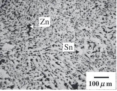 Fig. 2. The microstructure showed a typical Sn-Zn eutecticThe microstructure of as-cast Sn-9Zn alloy is shown instructure with the light contrast Sn-solid solution and thedark contrast Zn phases which were formed alternately.Sn-9Zn is considered to be a two phase material consisting ofpure Zn and Sn-solid solution with Zn of less than 1 mass%,and Sn-solid solution phase was continuous one in this alloy.