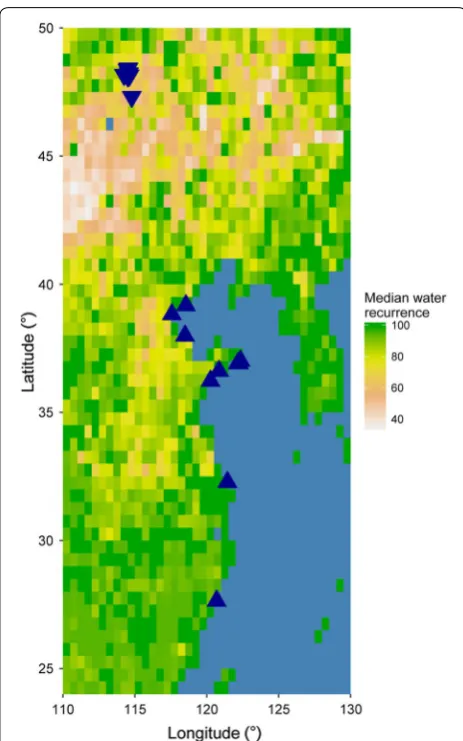 Fig. 6 Grid map showing the landscape-level of surface water pointing triangles represent the locations of post-breeding and predictability within the migration range of Mongolian breeding Common Shelducks