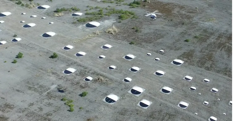 Figure 8. Helicopter over test field during flight -80 -60 -40 -20 0 East [m]-180-160-140-120-100-80-60-40-200North [m] Trajectory in NE plane