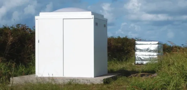 Figure 4: View of the absolute hut (front) and variometer container (back) of the new magnetic  observatory in May 2008