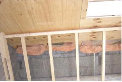 Figure 3.58  Cavity wall – roof junction.  