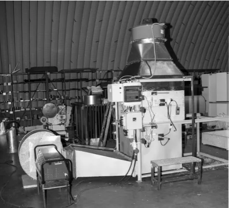 Figure 1. Experimental chamber dryer during operation