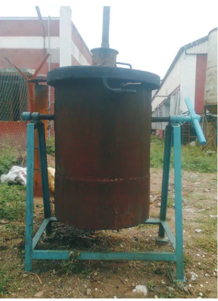 Figure 1. Pyrolysis Unit and Inner view of pyrolysis unit