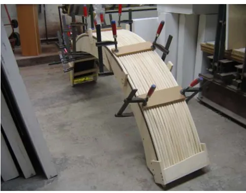 Fig.10 Clamping the rattan securely 