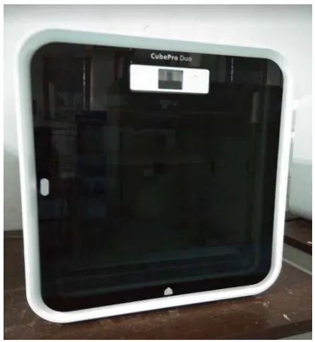 Figure 1.2: CubePro machine at Rapid Prototyping Laboratory. 