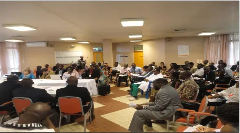 Figure 1: Participants carefully following a session. 