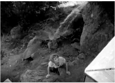 Figure 4 - Screenshot from Five, Dir. Arch Oboler, (Columbia Pictures, 1951), Film.