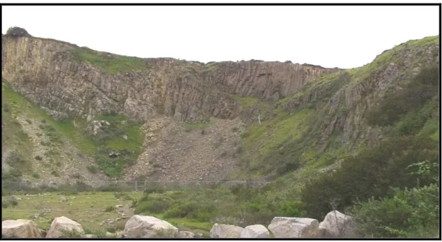 Figure  #11:  The  Miocene  Dacite  Volcanic  Plug  (left)  is  seen  crosscutting  the  tan  Eocene  Santiago Formation (right) enroute from stop #2 to stop #3