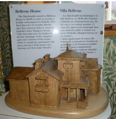 Figure 2.21: A model of Bellevue House displayed in  the visitor centre. The didactic above provides no information about the model or its origins (Photo by author, 29 September 2012)