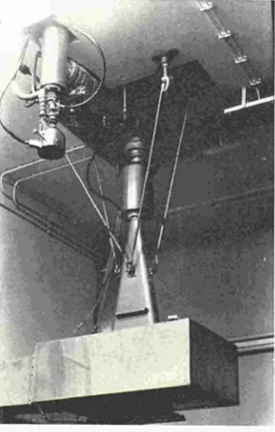 Figure 10: The Van de Graaff electron acceler­ator of the Euratom/ITAL Association's Insti­tute