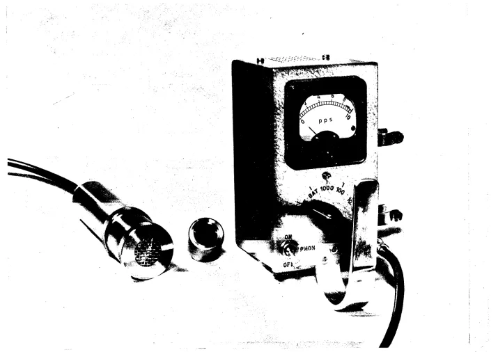 Fig. 2 ■— The solid state detector alpha ratemeter. 