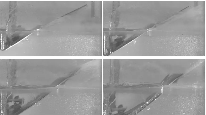 Figure 6. Signal recorded by two strain gauges during the water entry of a ﬁberglass/polyester wedgeThe graph on the right shows the strain measured at the center of the panel, while the graph on the left4mm thick with deadrise angle of 35◦ entering the wa