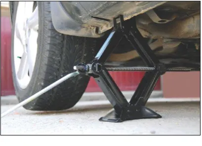 Figure 1.1: Spare tyre in the trunk of a Volvo XC60 
