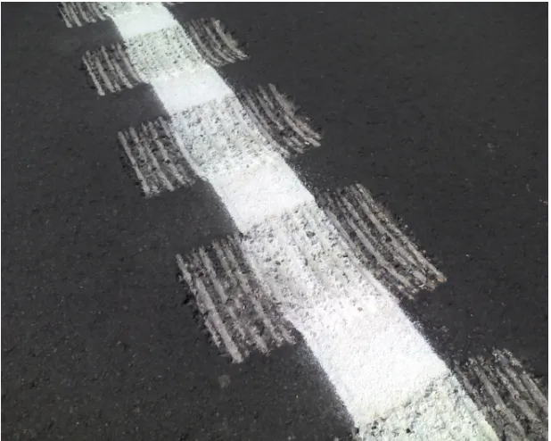 Figure 1-1. Four-inch edge line rumble stripe placement on a rural highway in Iowa   