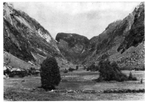 Abb. 7. Das Lysefjord-Tal oberhalb des Riegels  u n d 2 km vom Ufer des Fjordes entfernt