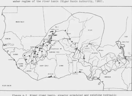 Figure 4.1 Niger river basin, showing scheduled and existing hydraulic engineering projects (From: Niger Basin Authority, 1982)