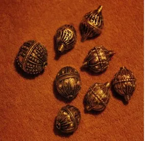 Figure 34 Greek club-shaped gold beads decorated with filigree, 4th -3rd century BCE (The British Museum 2014)
