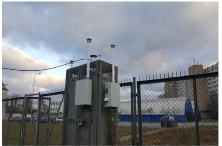 Fig. 1. PM10 sensors (white box) mounted on the protective case of the reference station located in Gdańsk, Poland