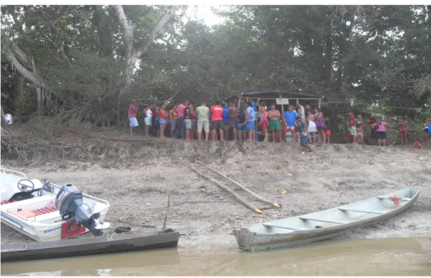 Figure	  8:	  Meeting	  at	  the	  Encampment	  at	  Renascer 