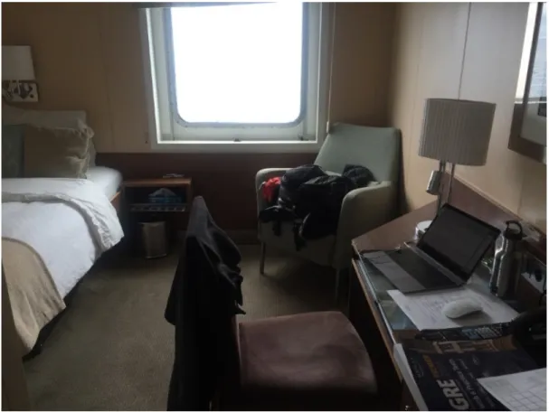 Figure 2.5 Digital Nomad accomplishing focus work