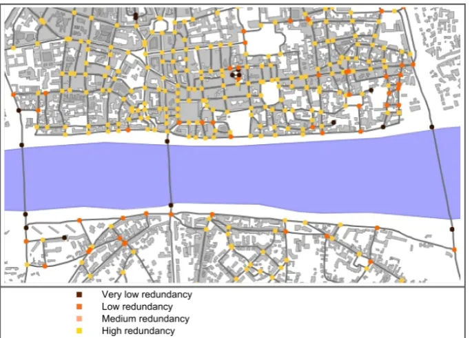 Fig. 5. Orleans road networks redundancy; the city of Bou (left) and the city of Chanteau (right).