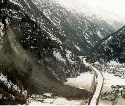 Fig. 1. Rockfall of Huben (Austria) that destroyed a sawmill on11 March 1999. The rockfall originated from the over-steepenedvalley ﬂank of the Otztal far below the permafrost reaches