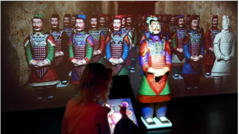 Figure 4. Interactive painting installation. On the touchscreen, parts and colours to manipulate on the 