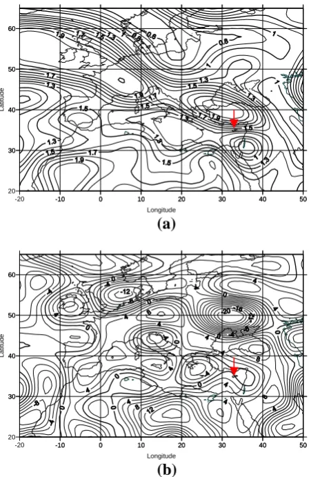 Fig. 3. (a)−1) at the isobaric layerof 850 hPa, at 00:00 UTC 27 January 2008. The red arrow point to ×102− 6s− s1); (b) Divergence ofthe horizontal wind vector (unit:2 s-1); (b) Divergence of the horizontal wind vector (unit: x10at the isobaric layer of 85